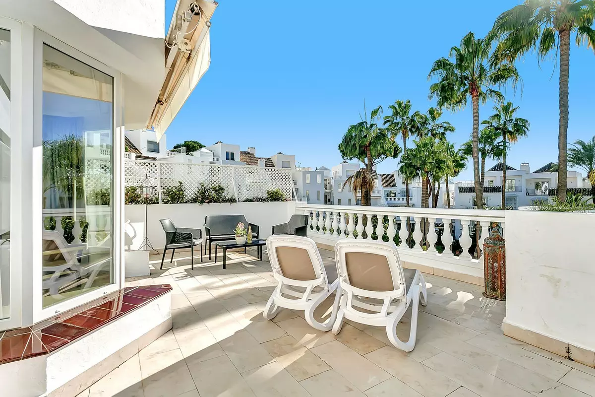 2-bedroom Apartment In Marbella, Spain (145 M²)