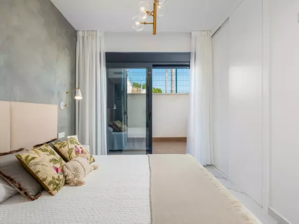 2-bedroom Villa In San Miguel De Salinas, Spain (92 M²)