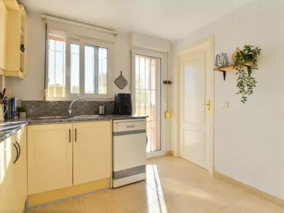 3-bedroom Town House In Orihuela, Spain (130 M²)