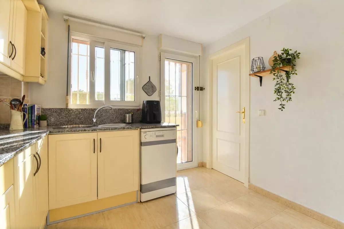 3-bedroom Town House In Orihuela, Spain (130 M²)