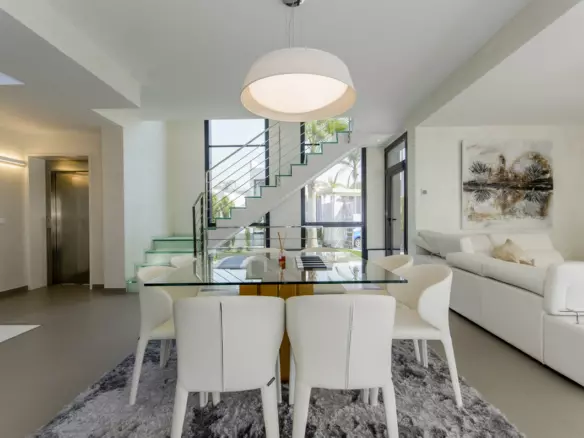 6-bedroom Villa In Orihuela, Spain (214 M²)