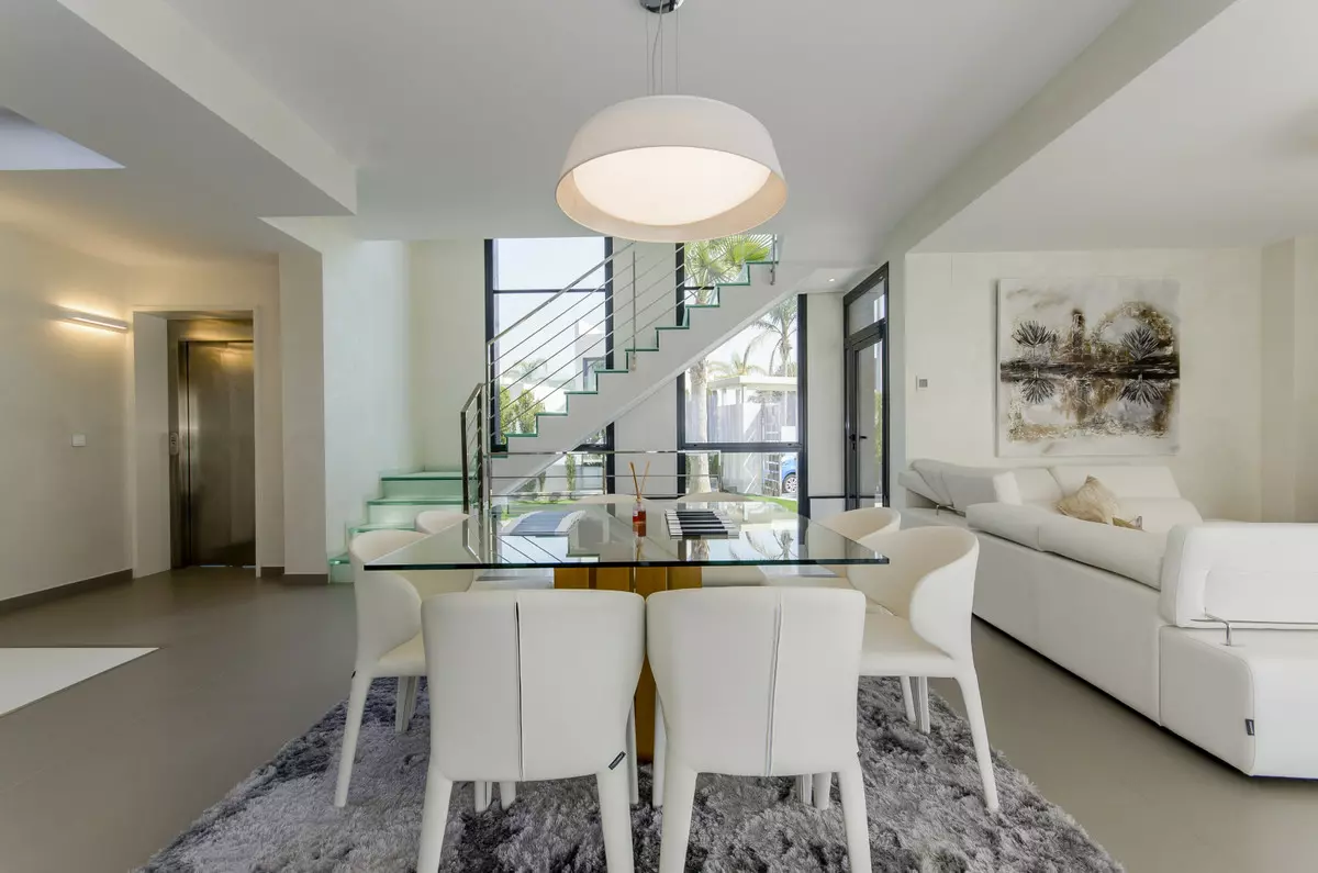 6-bedroom Villa In Orihuela, Spain (214 M²)
