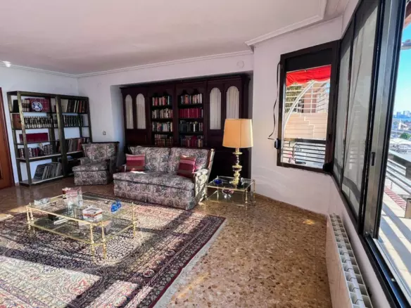 2-bedroom Apartment In Alicante, Spain (113 M²)