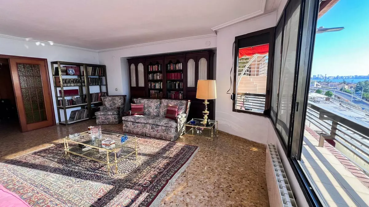 2-bedroom Apartment In Alicante, Spain (113 M²)