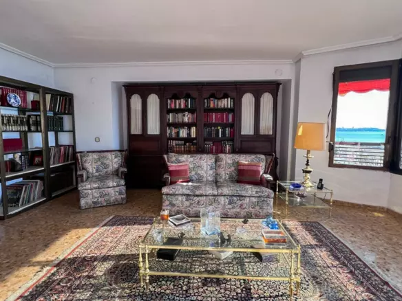 2-bedroom Apartment In Alicante, Spain (113 M²)