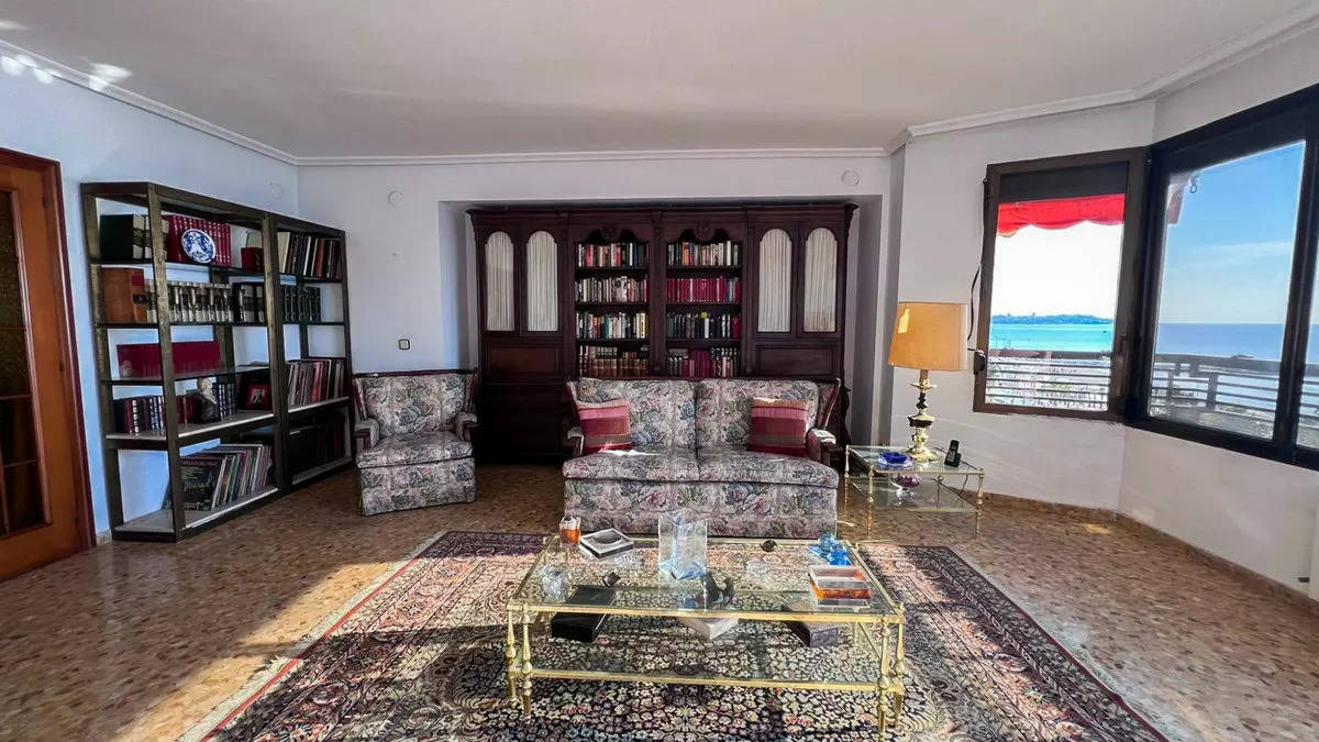 2-bedroom Apartment In Alicante, Spain (113 M²)