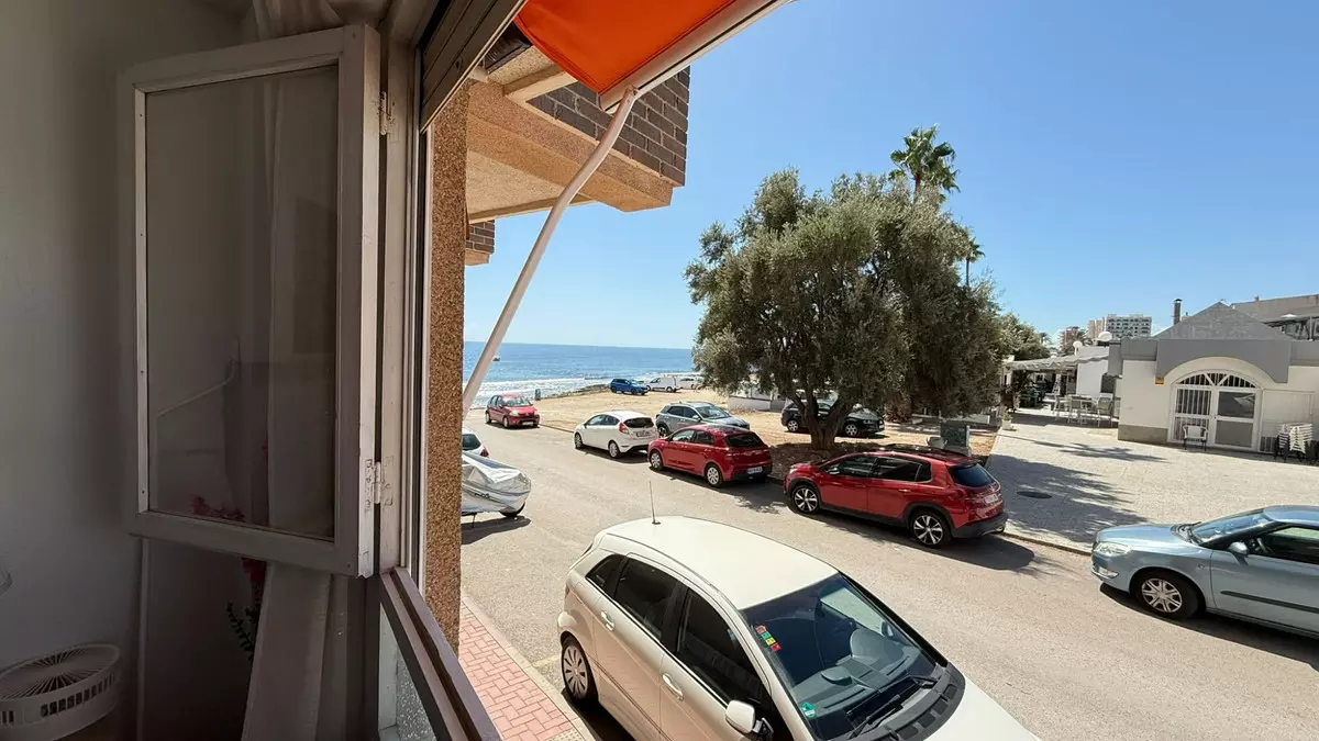 3-bedroom Apartment In Torrevieja, Spain (78 M²)