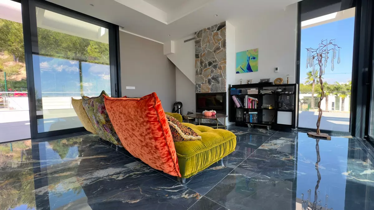 6-bedroom Villa In Orihuela, Spain (450 M²)