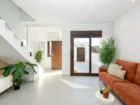 3-bedroom Villa In Orihuela, Spain (96 M²)