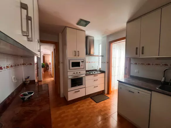 3-bedroom Apartment In Guardamar Del Segura, Spain (84 M²)