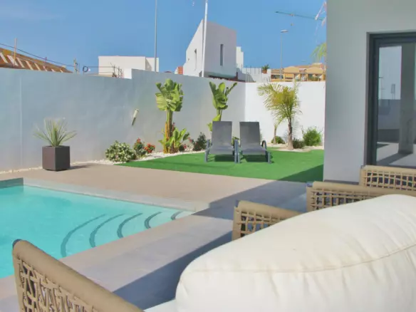 3-bedroom Villa In Benijofar, Spain (120 M²)