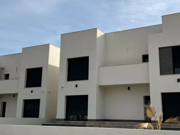 5-bedroom Villa In Torrevieja, Spain (368 M²)