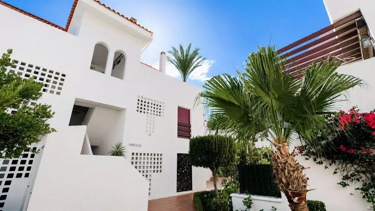 3-bedroom Apartment In Marbella, Spain (105 M²)