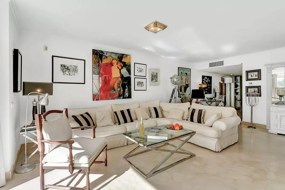 2-bedroom Apartment In Marbella, Spain (145 M²)