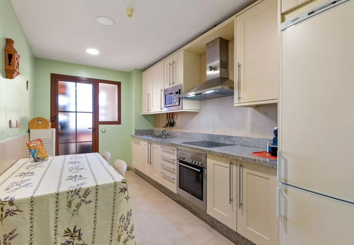 2-bedroom Apartment In Estepona, Spain (158 M²)