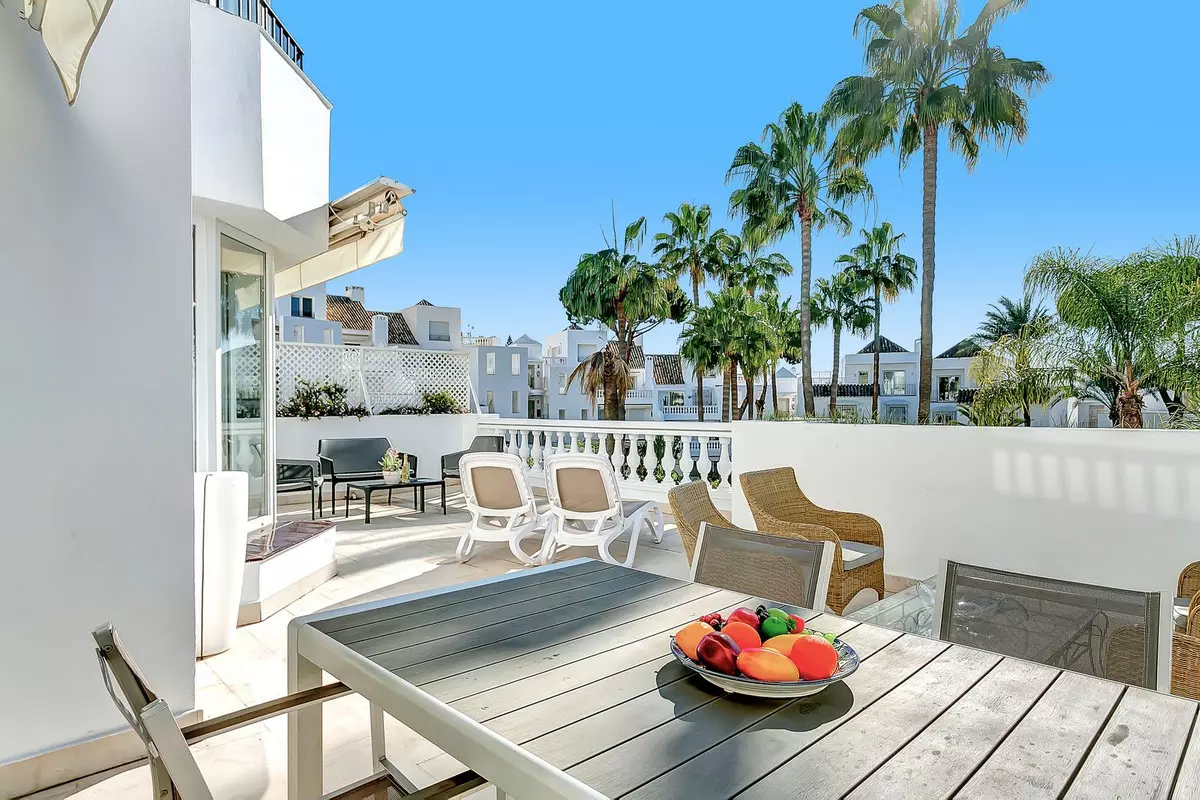 2-bedroom Apartment In Marbella, Spain (145 M²)
