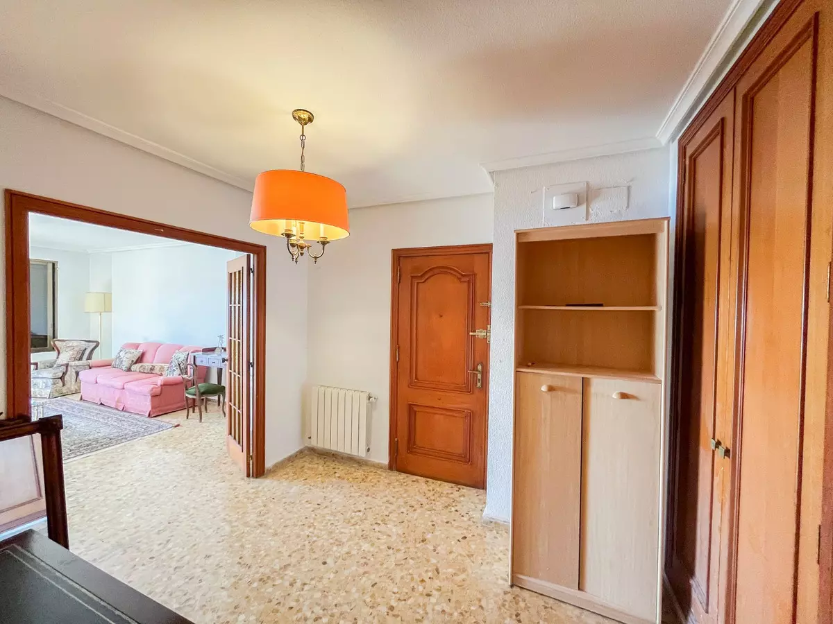 2-bedroom Apartment In Alicante, Spain (113 M²)