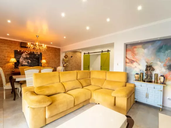 2-bedroom Apartment In Torrevieja, Spain (101 M²)