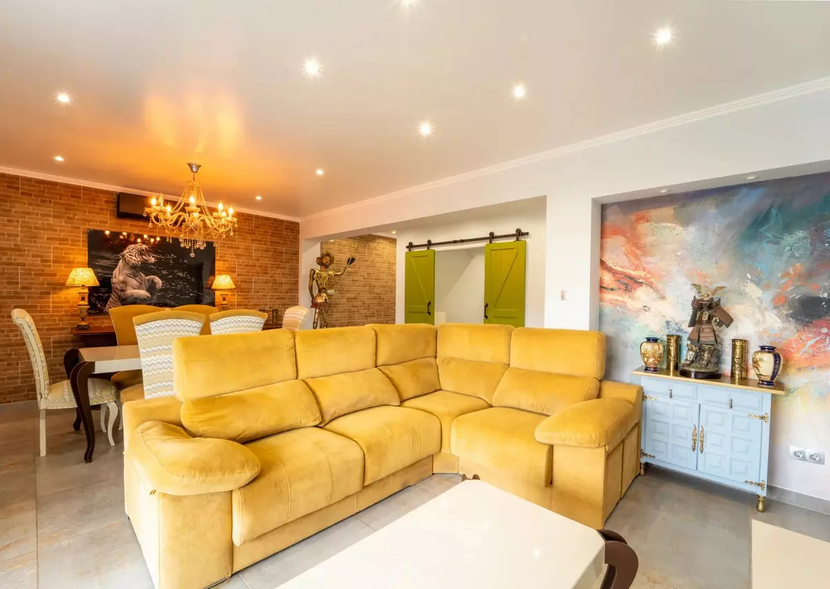 2-bedroom Apartment In Torrevieja, Spain (101 M²)