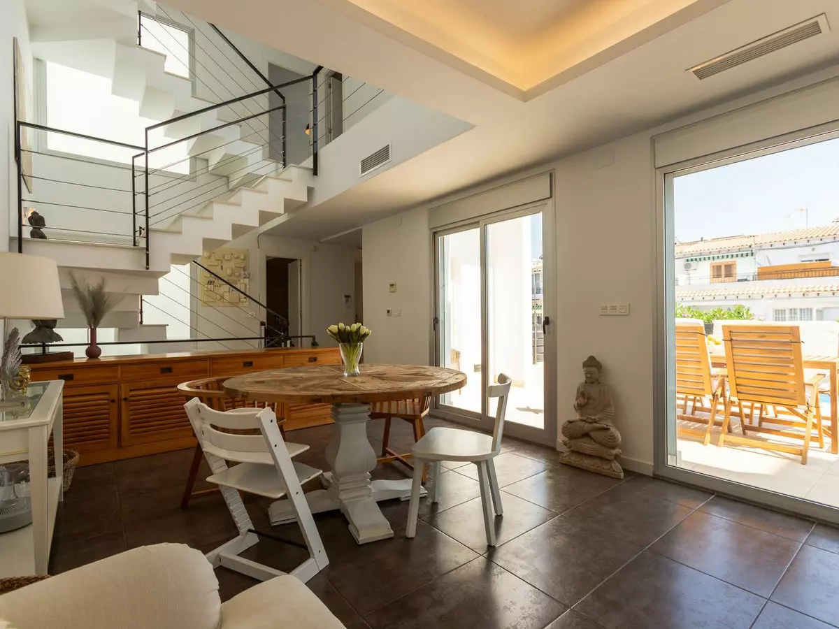 5-bedroom Town House In Torrevieja, Spain (184 M²)