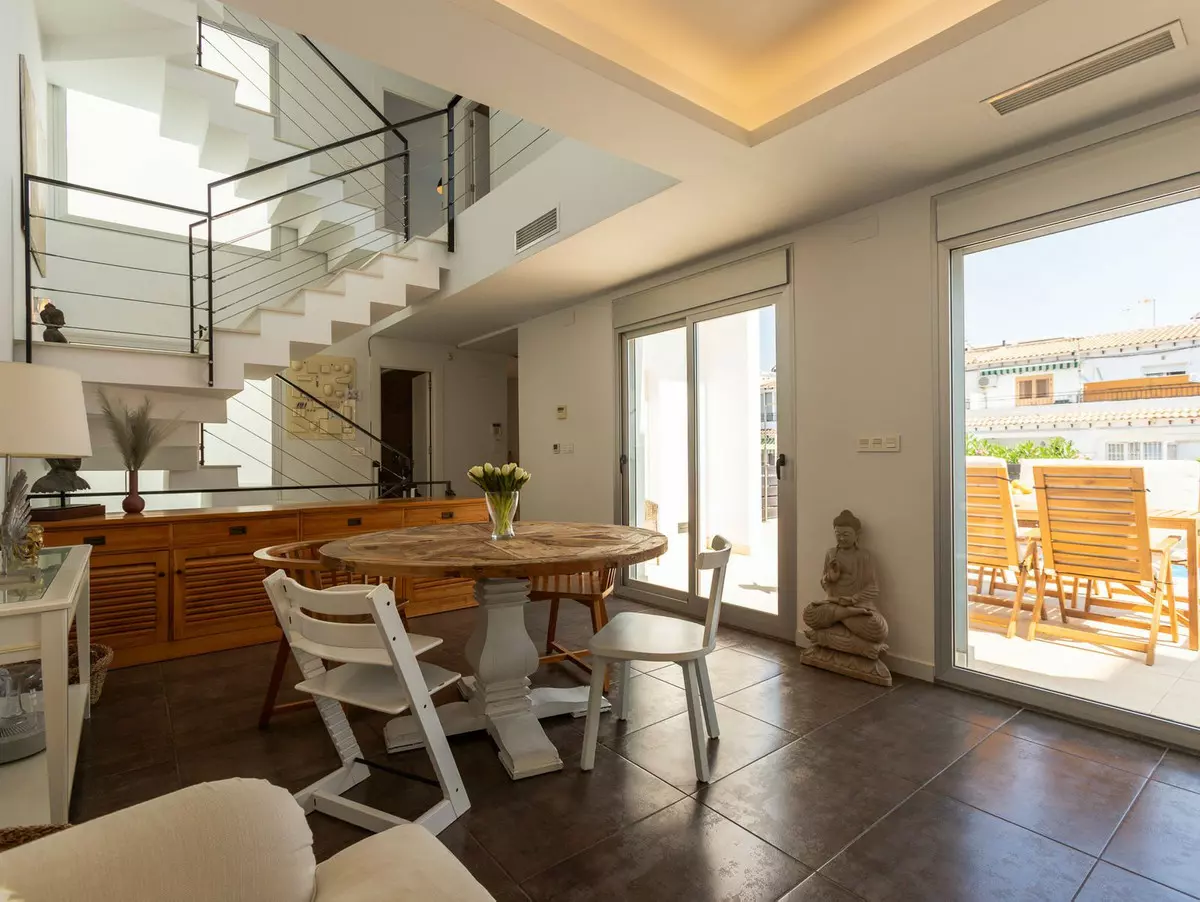 5-bedroom Town House In Torrevieja, Spain (184 M²)