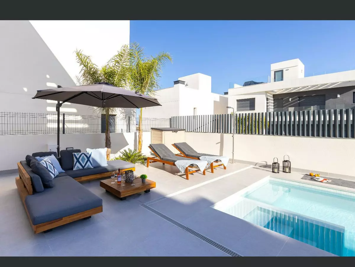3-bedroom Villa In Algorfa, Spain (150 M²)