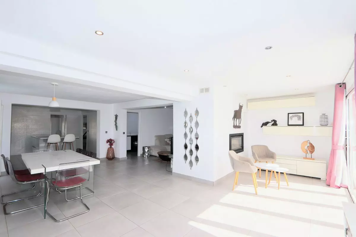 4-bedroom Villa In Orihuela, Spain (175 M²)