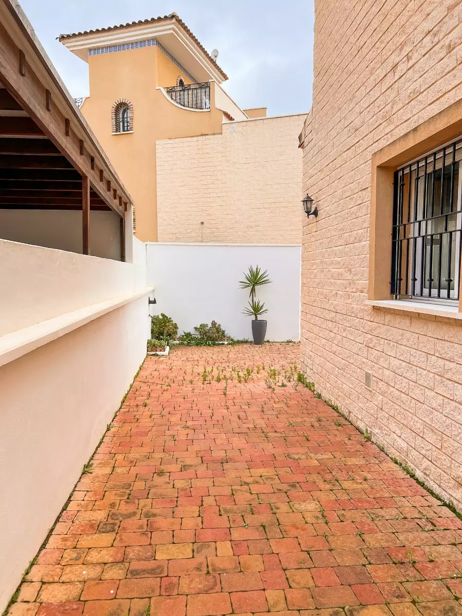3-bedroom Town House In Pilar De La Horadada, Spain (107 M²)
