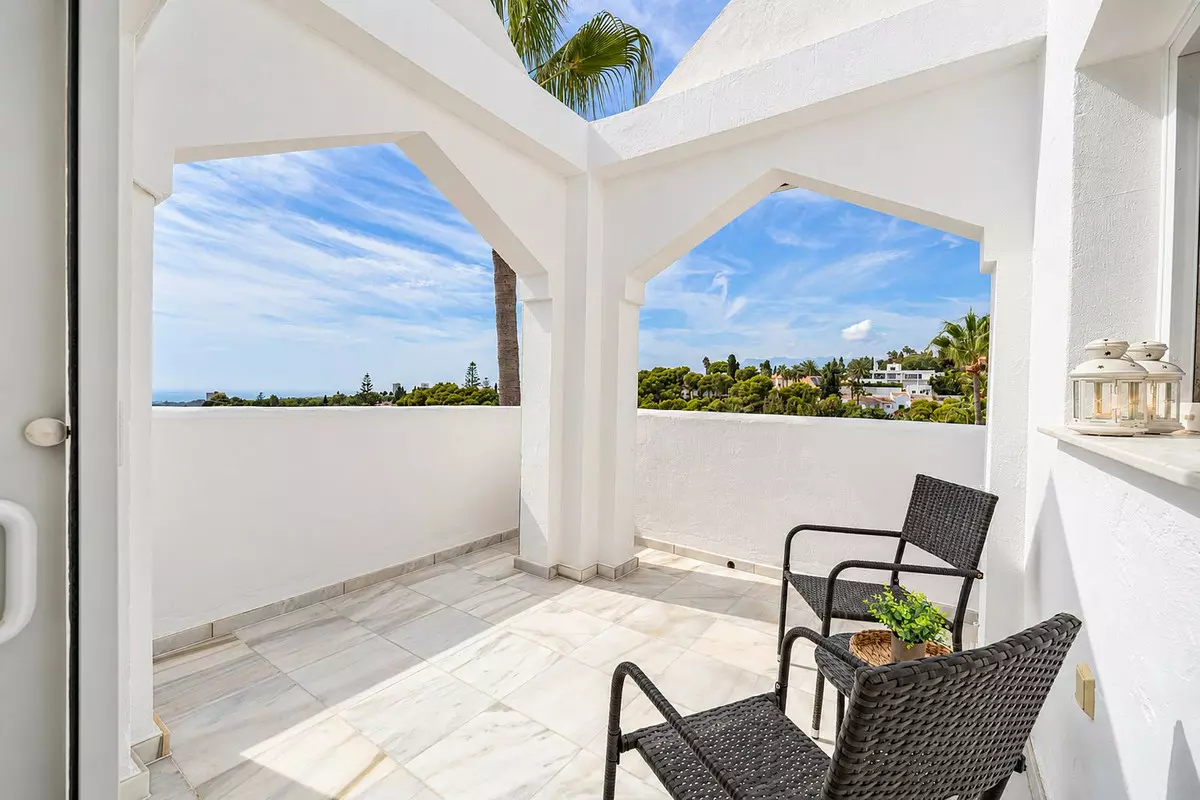 2-bedroom Apartment In Marbella, Spain (62 M²)