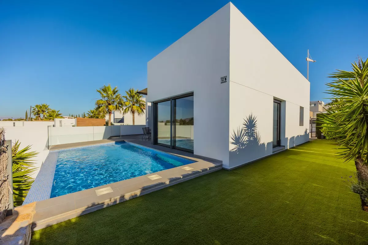 4-bedroom Villa In Algorfa, Spain (300 M²)