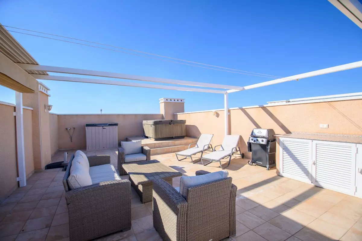 2-bedroom Apartment In Orihuela, Spain (66 M²)