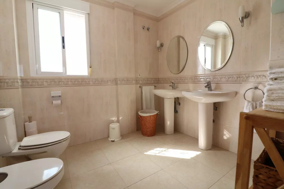 3-bedroom Villa In Algorfa, Spain (216 M²)