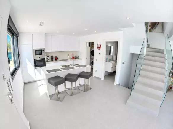 4-bedroom Villa In Algorfa, Spain (126 M²)