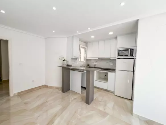 2-bedroom Apartment In Torrevieja, Spain (76 M²)
