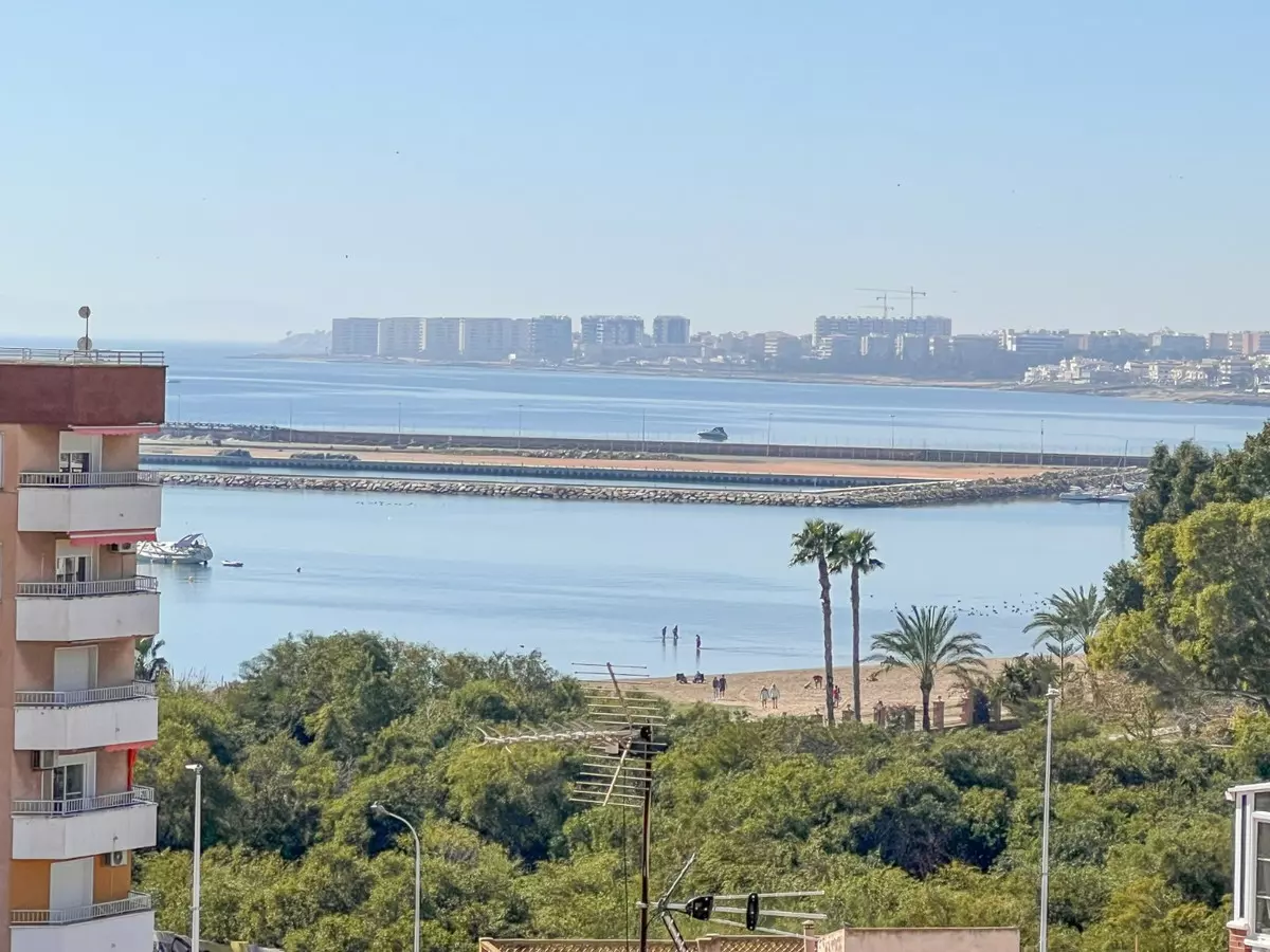 3-bedroom Apartment In Torrevieja, Spain (106 M²)