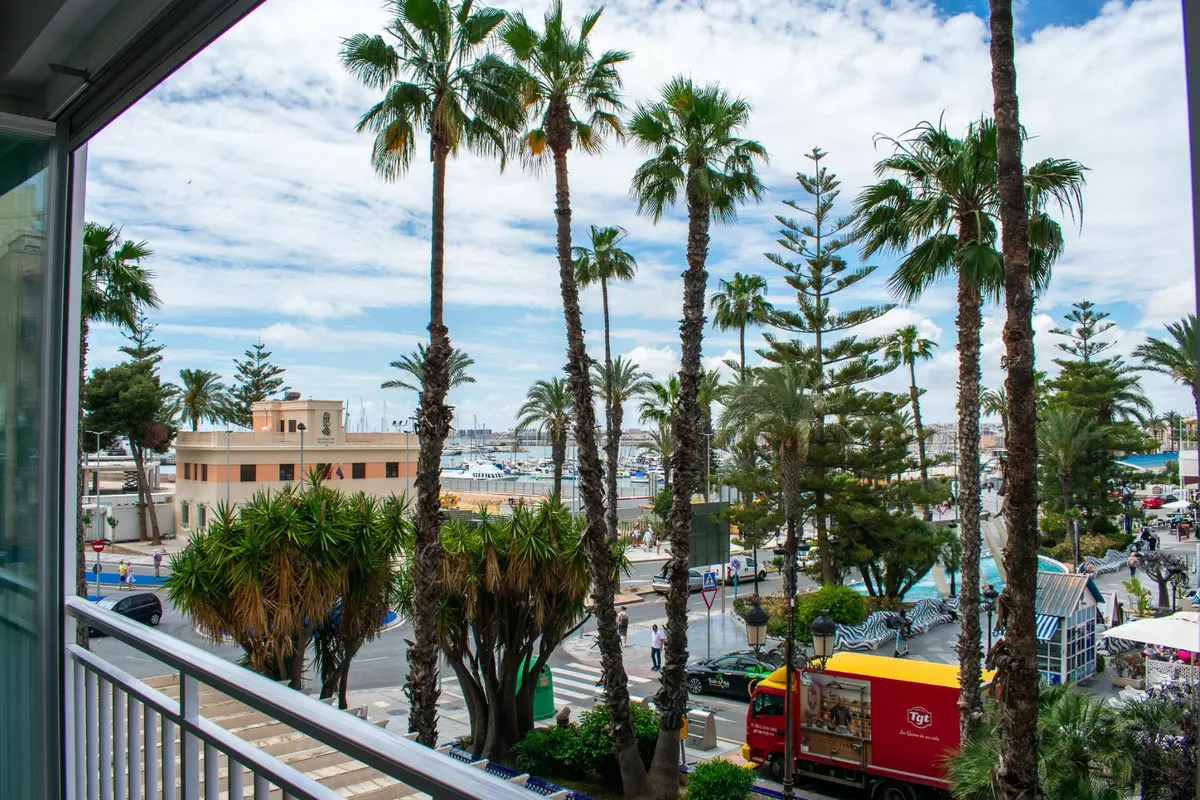2-bedroom Apartment In Torrevieja, Spain (105 M²)