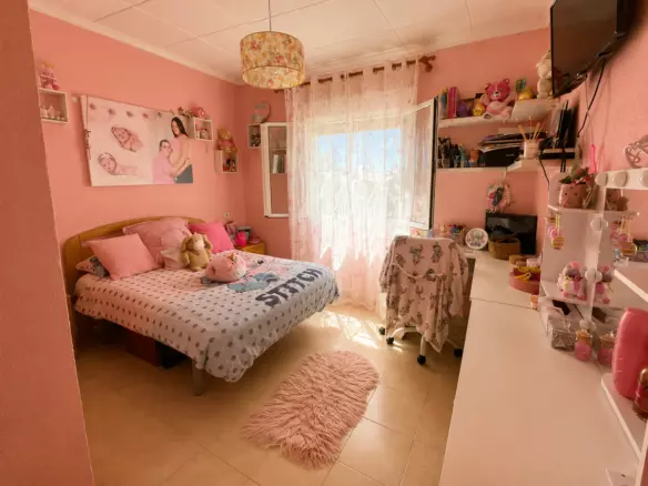 5-bedroom Villa In Torrevieja, Spain (200 M²)