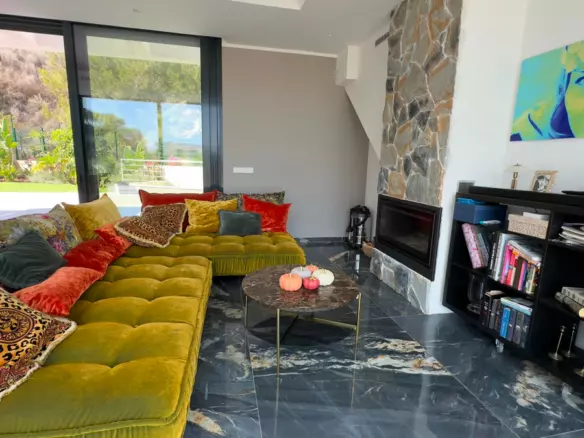 6-bedroom Villa In Orihuela, Spain (450 M²)