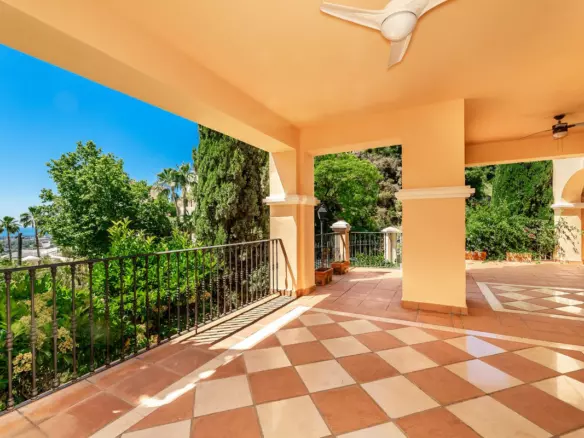 3-bedroom Apartment In Benahavis, Spain (161 M²)