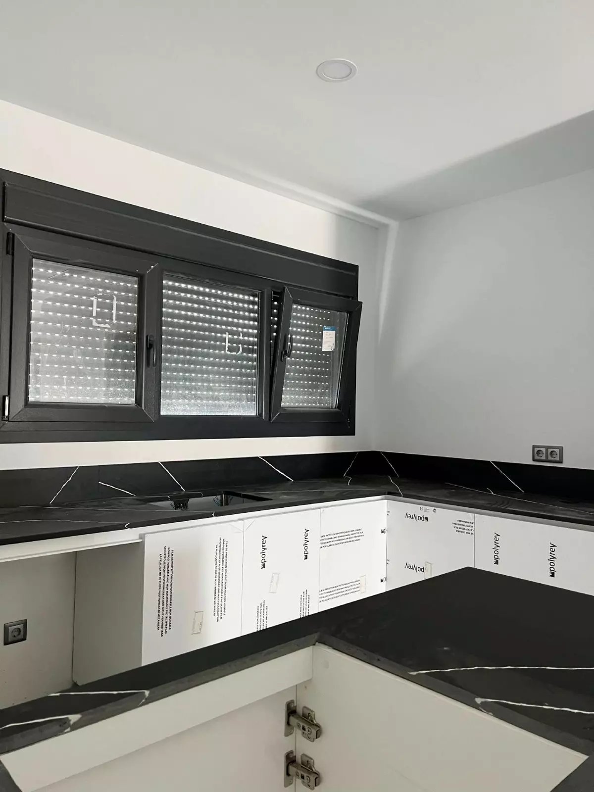 5-bedroom Villa In Torrevieja, Spain (368 M²)