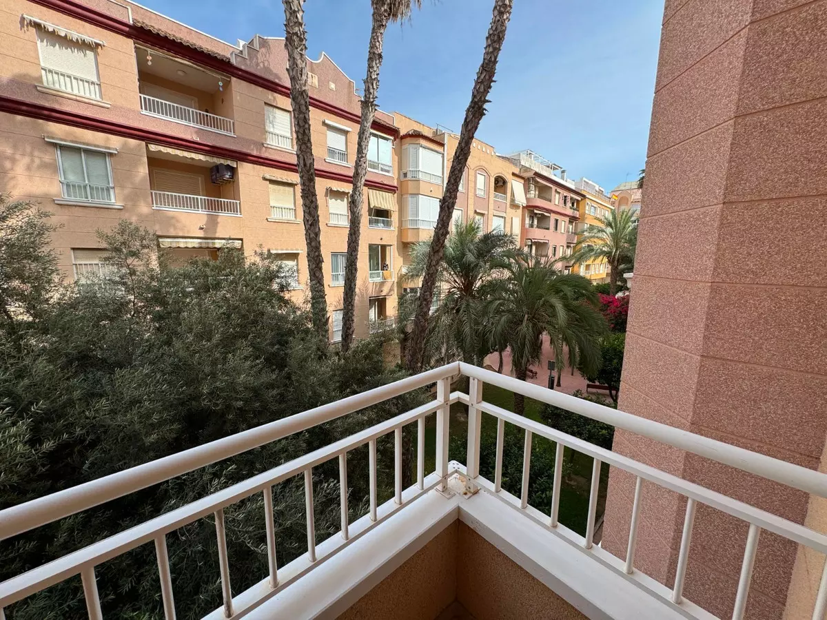 3-bedroom Apartment In Guardamar Del Segura, Spain (96 M²)