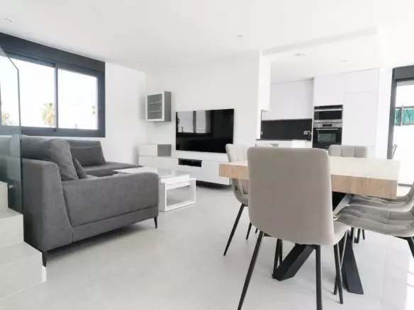 5-bedroom Villa In Algorfa, Spain (200 M²)