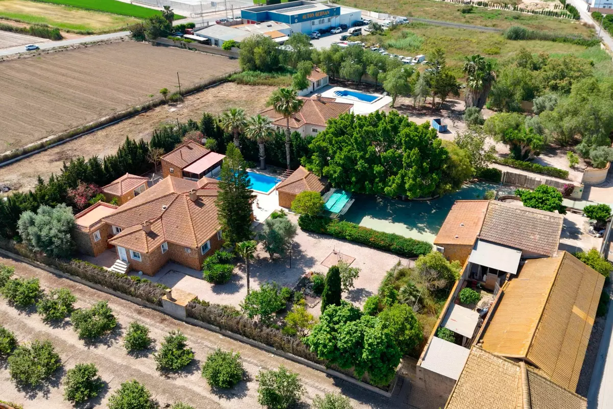 5-bedroom Villa In Rojales, Spain (195 M²)