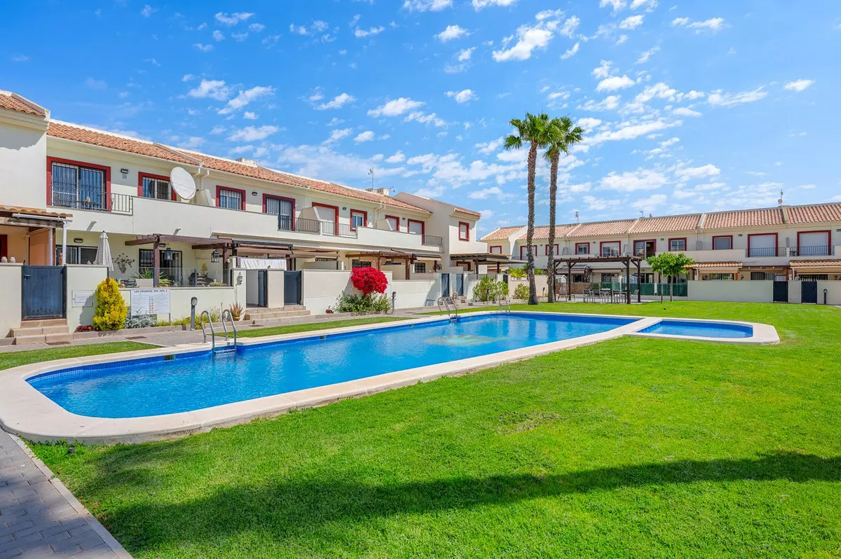 3-bedroom Town House In Rojales, Spain (115 M²)