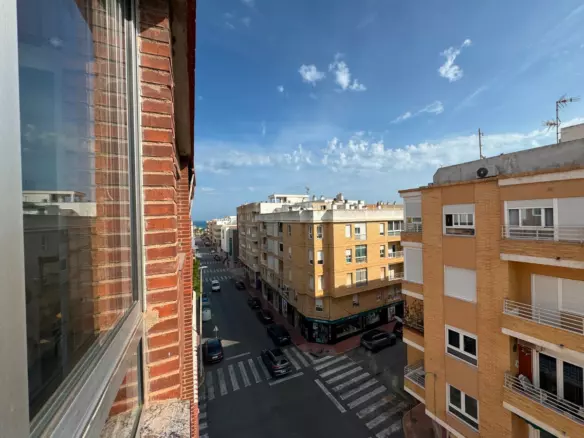 3-bedroom Apartment In Guardamar Del Segura, Spain (77 M²)