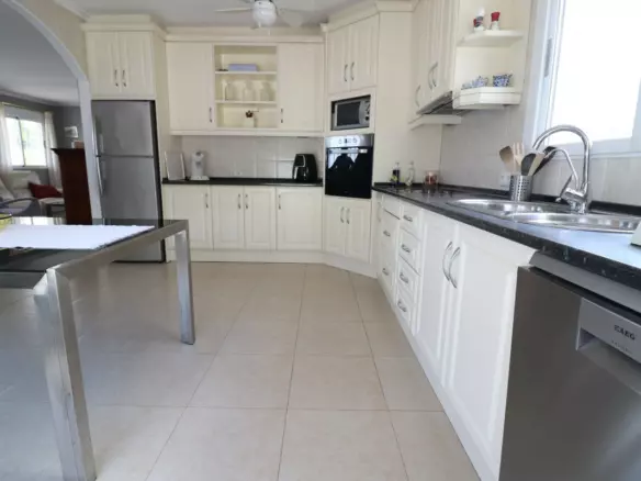 3-bedroom Villa In Algorfa, Spain (216 M²)