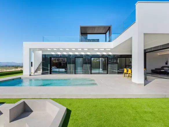3-bedroom Villa In Algorfa, Spain (129 M²)