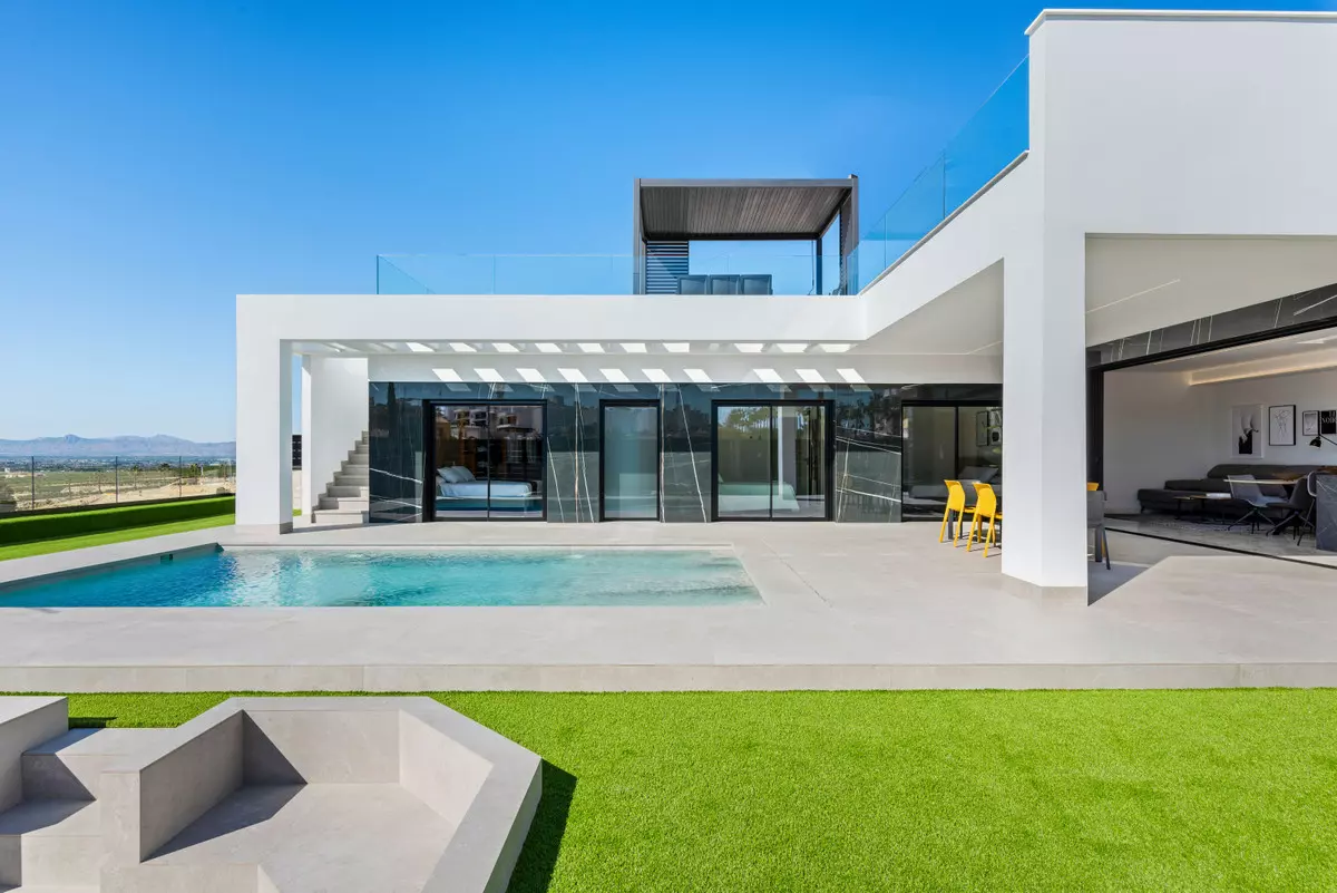 3-bedroom Villa In Algorfa, Spain (129 M²)