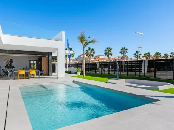3-bedroom Villa In Algorfa, Spain (129 M²)