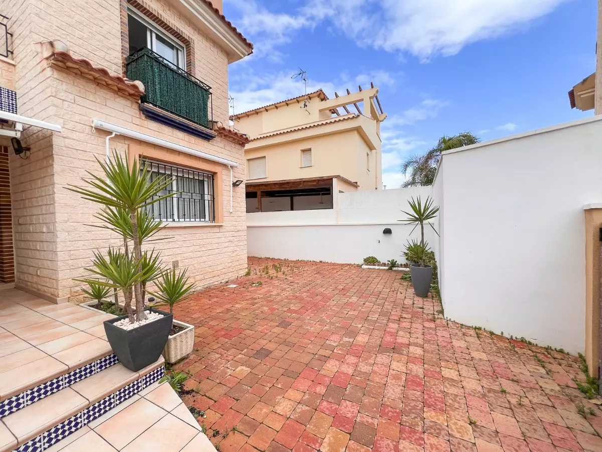 3-bedroom Town House In Pilar De La Horadada, Spain (107 M²)